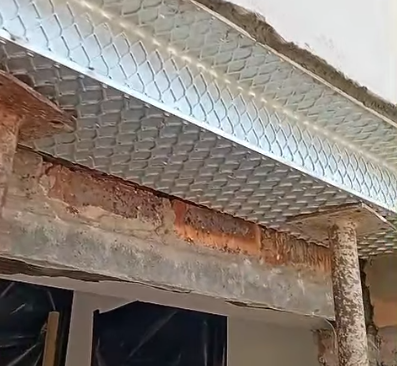 Installing galvanised 300kg steel beam in Atlantic Beach